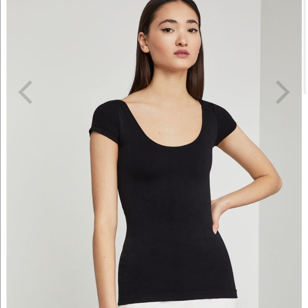 BCBG fitted black top